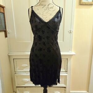 Garage black shiny stretch dress with black velvet embossed roses Sz L 🎁